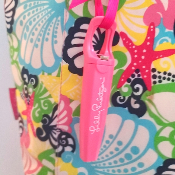 NWOT LILLY PULITZER LARGE COOLER With beverage opener. - Picture 7 of 15